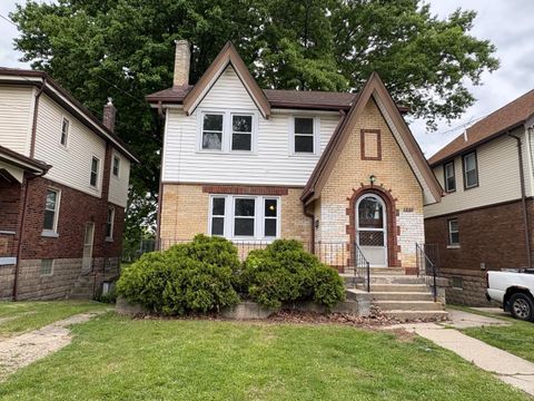 Photo of 1083 Benz Avenue, Cincinnati, OH 45238 (MLS # 1879528)