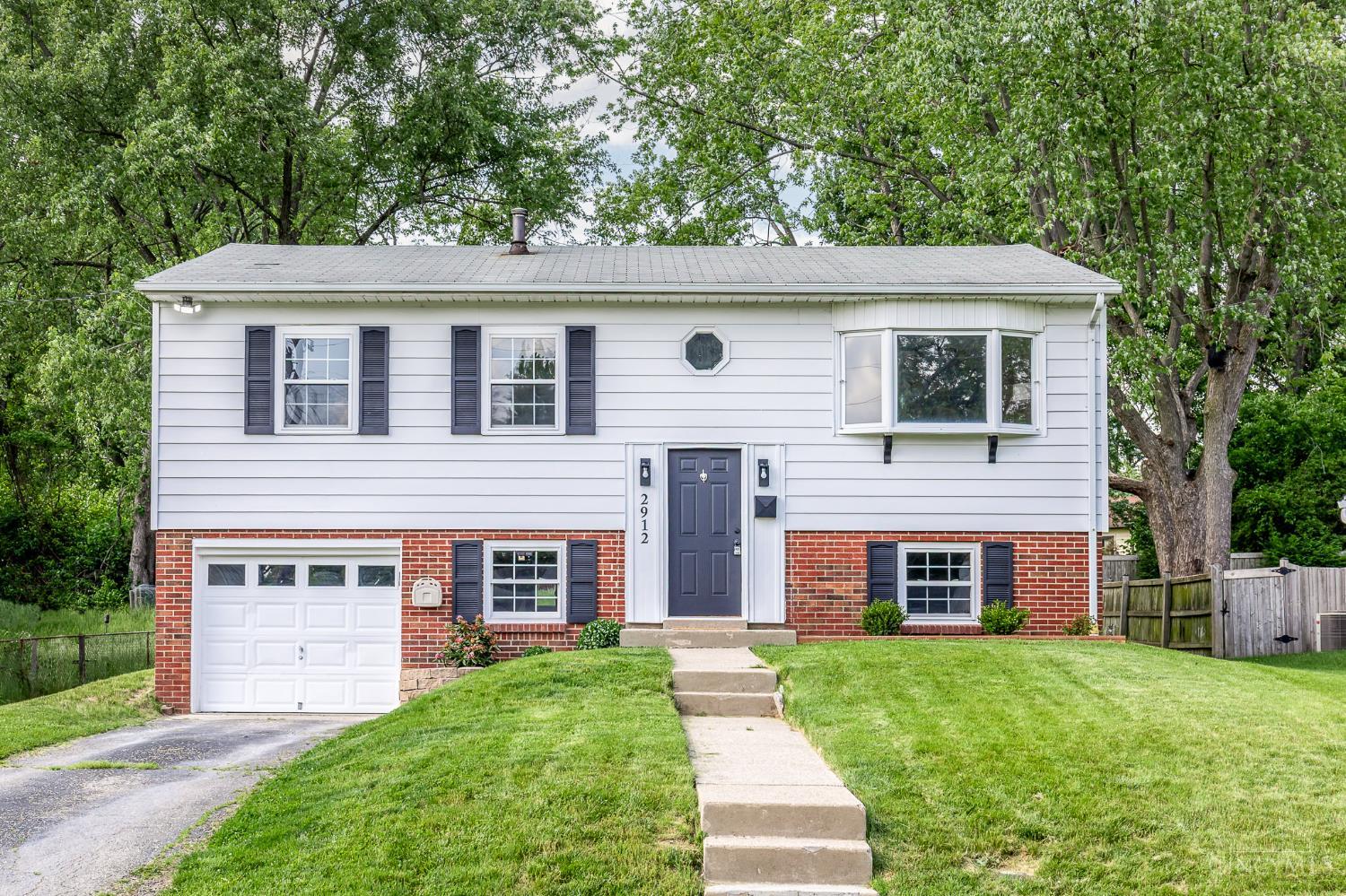 2912 Wheatfield Drive, Colerain Twp, Ohio image 1