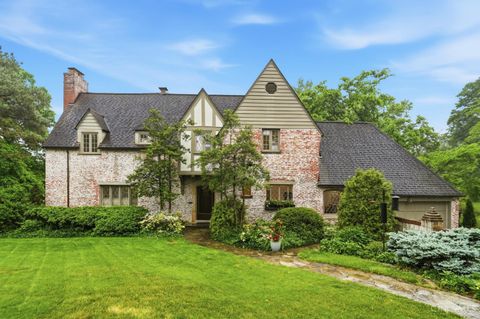 Photo of 16 Far Hills Drive, Cincinnati, OH 45208 (MLS # 1878652)