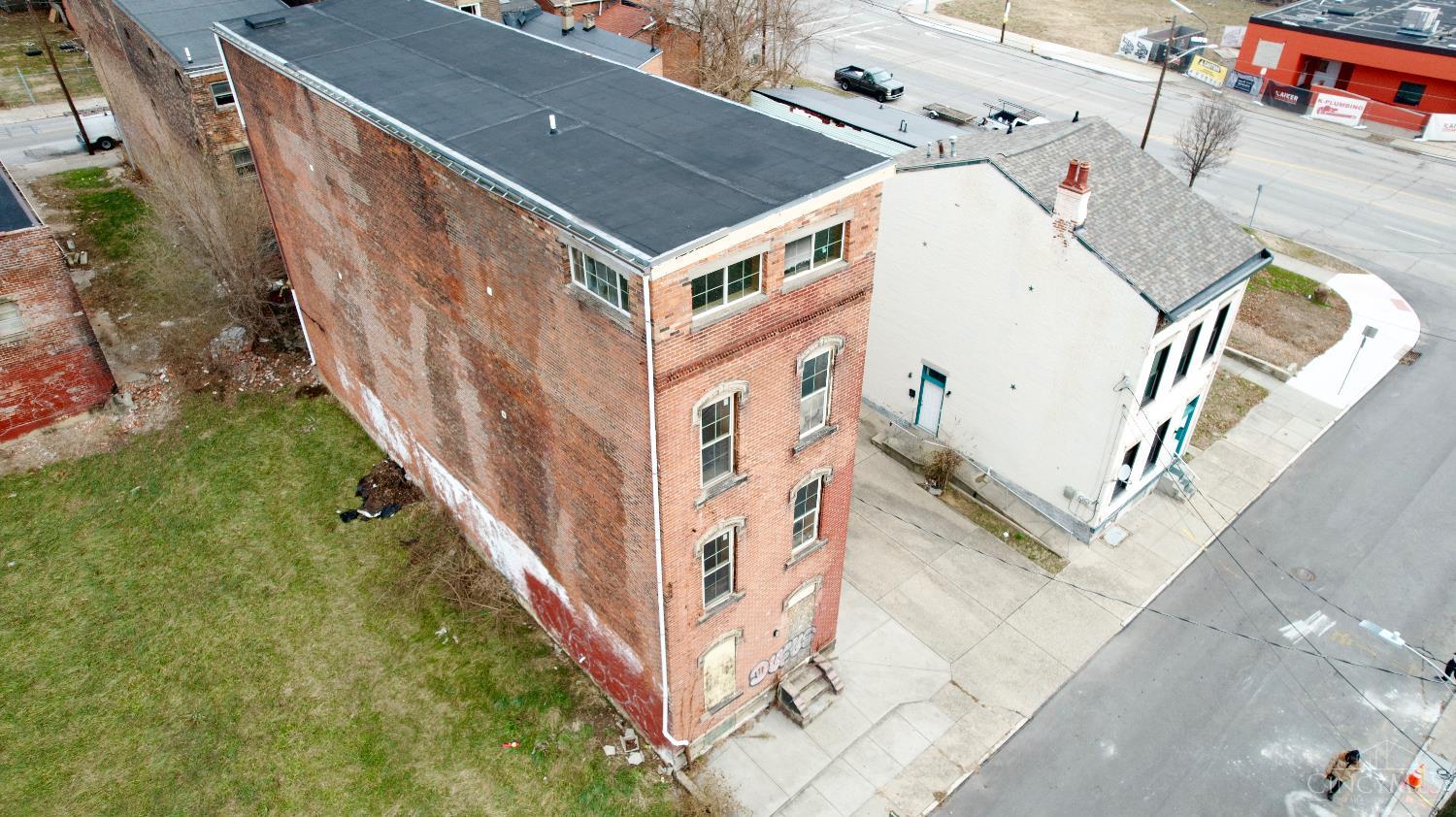 818 Livingston Street