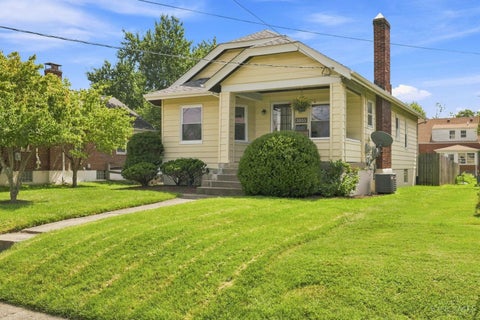 Photo of 3805 Lansdowne Avenue, Deer Park, OH 45236 (MLS # 1894175)
