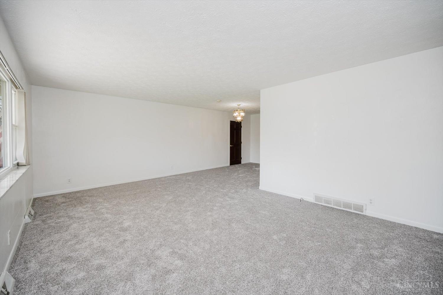 4637 Fairfield Avenue, Fairfield, Ohio image 7