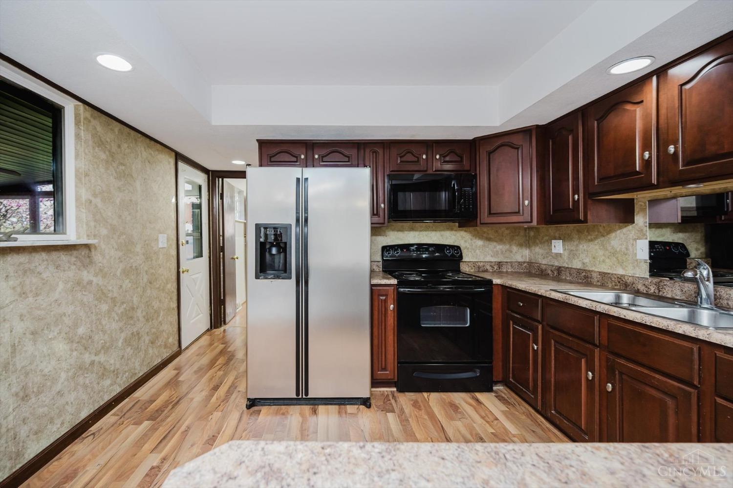 4637 Fairfield Avenue, Fairfield, Ohio image 17