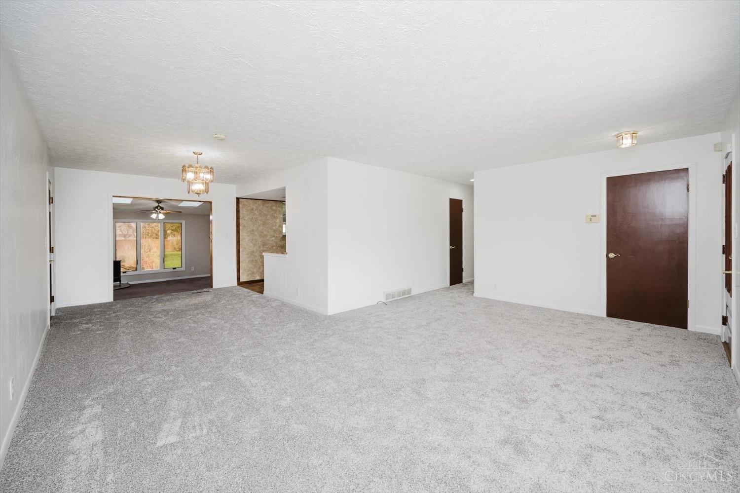 4637 Fairfield Avenue, Fairfield, Ohio image 9