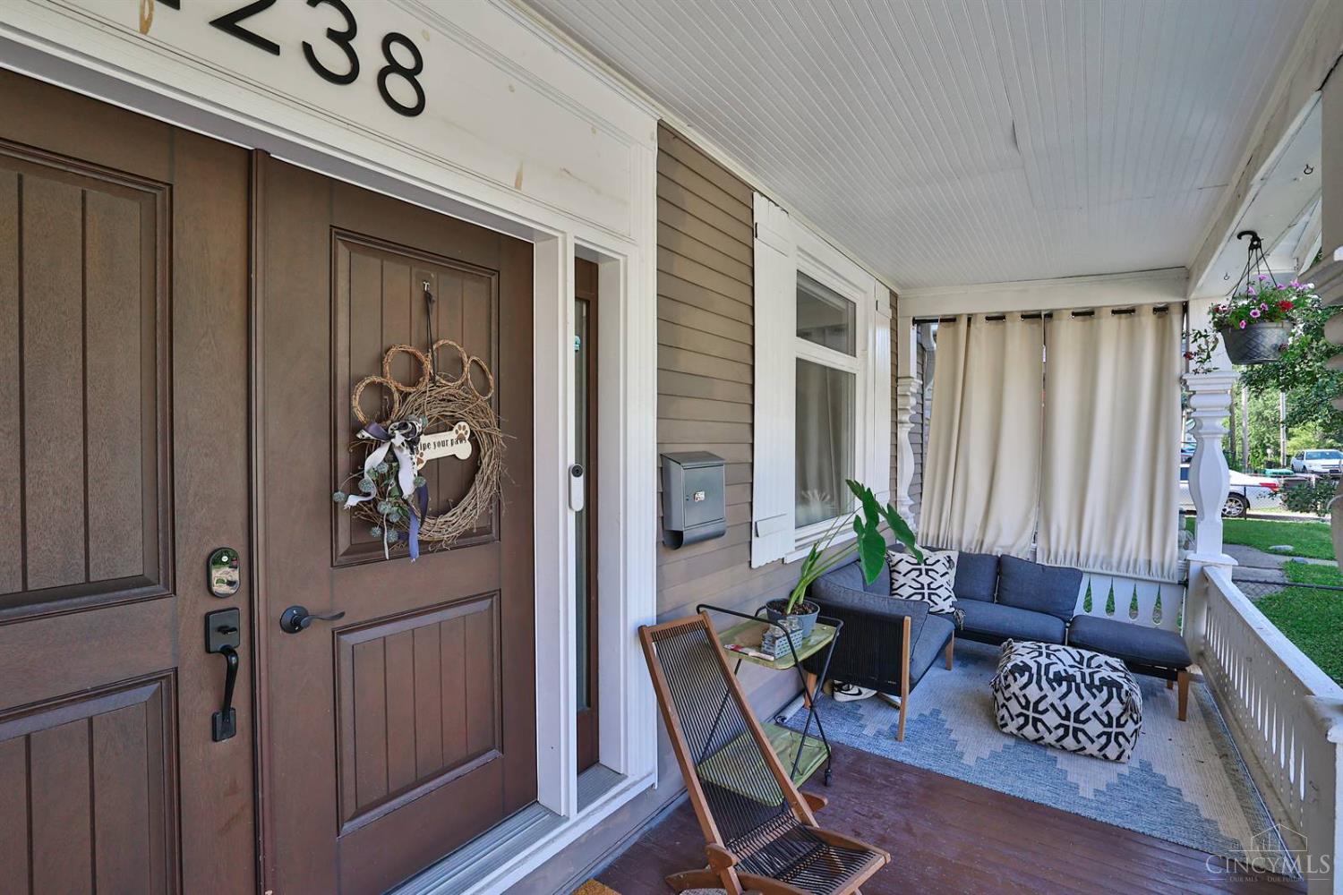 2238 Maplewood Avenue