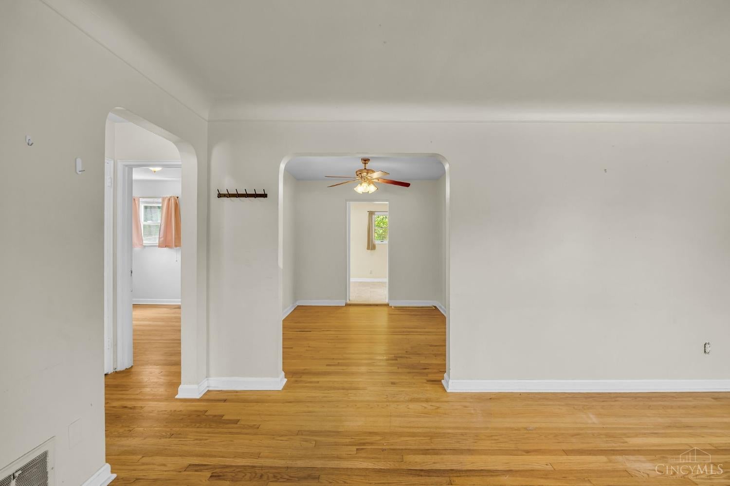 3725 Norwich Lane