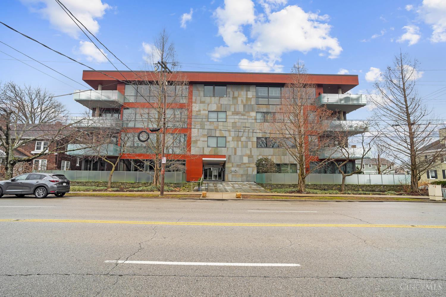 2801 Erie Avenue 202