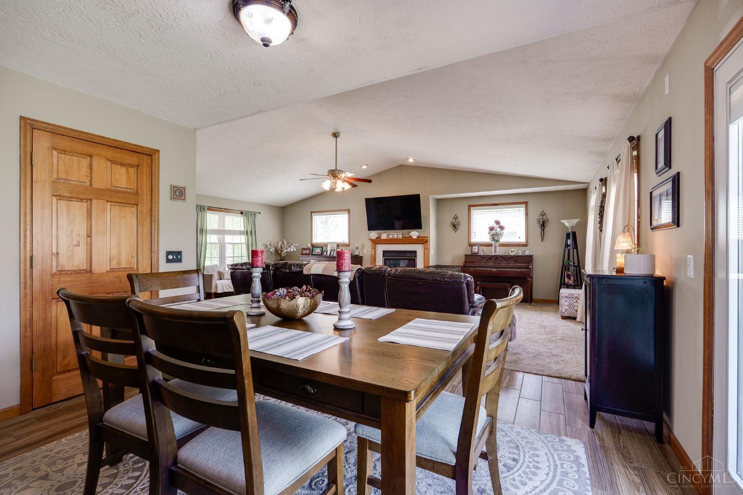 2952 Foxhound Drive, Fairfield Twp, Ohio image 6