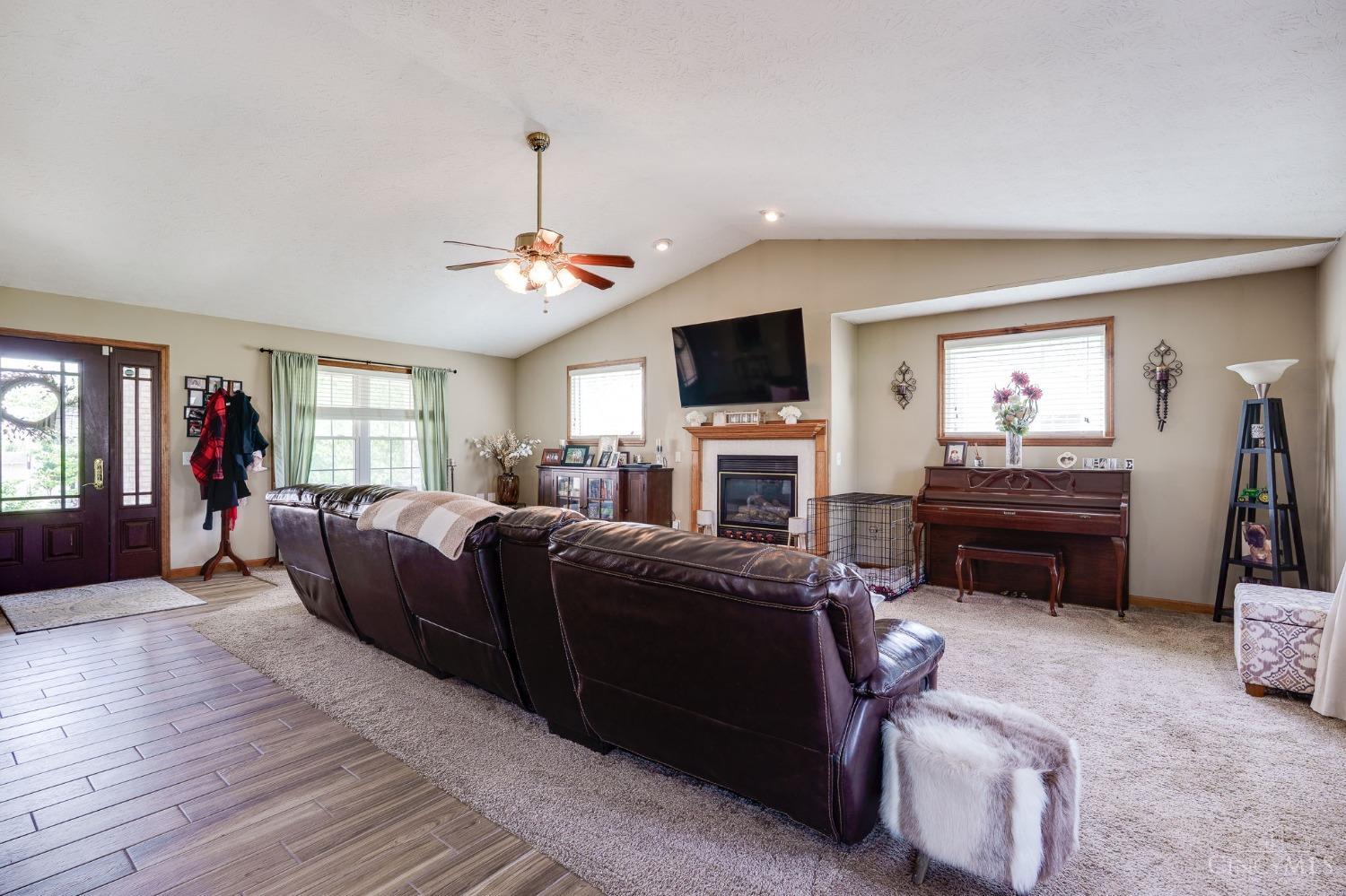 2952 Foxhound Drive, Fairfield Twp, Ohio image 4