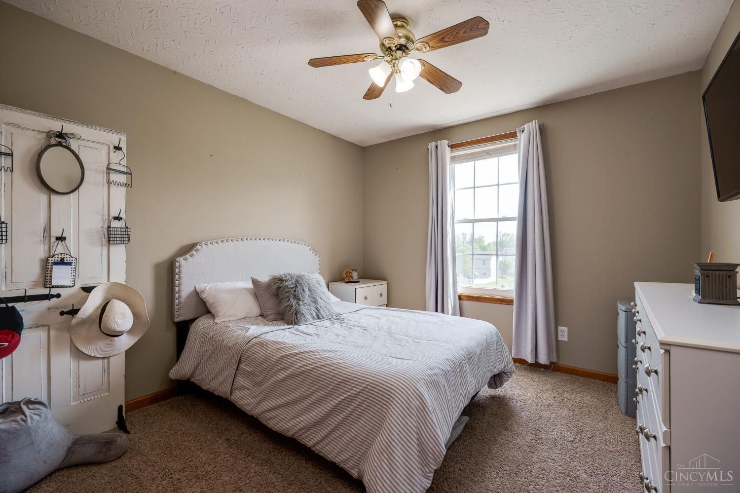 2952 Foxhound Drive, Fairfield Twp, Ohio image 17