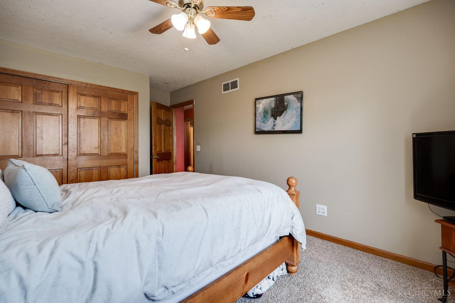 2952 Foxhound Drive, Fairfield Twp, Ohio image 16