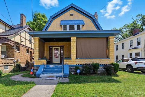 Photo of 2656 Fenton Avenue, Cincinnati, OH 45211 (MLS # 1855696)