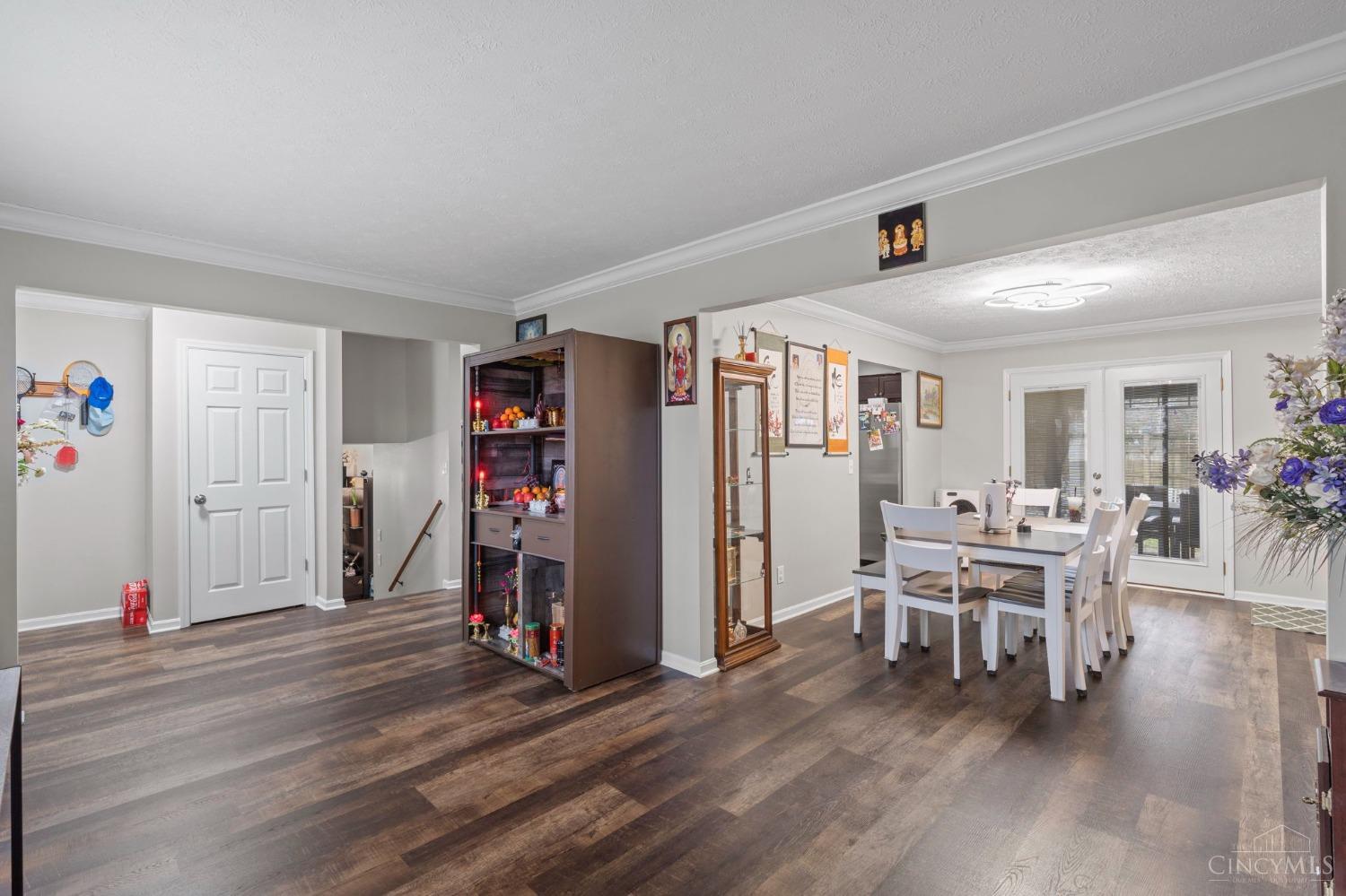 8806 Anna Court, West Chester, Ohio image 8