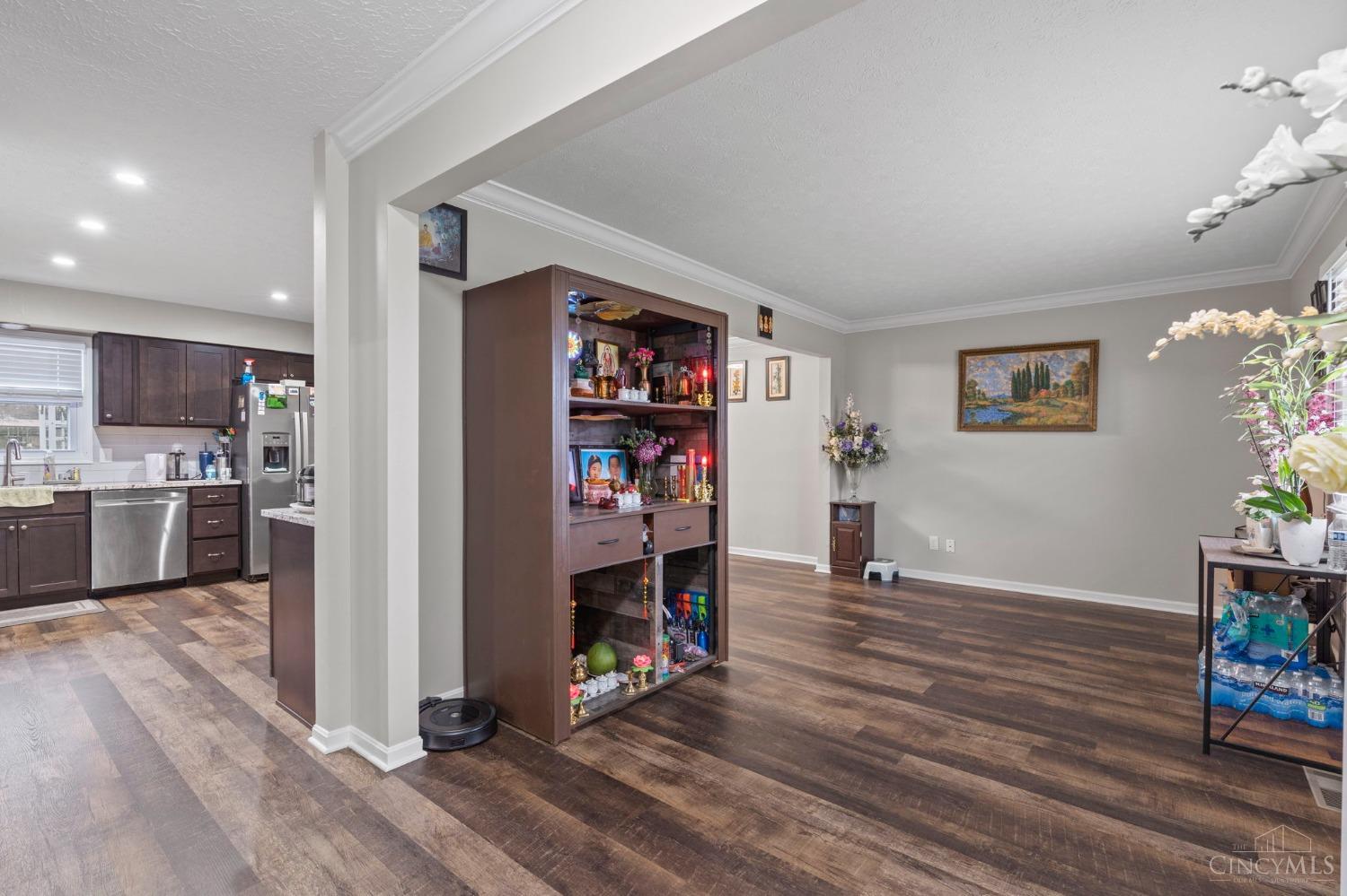 8806 Anna Court, West Chester, Ohio image 6