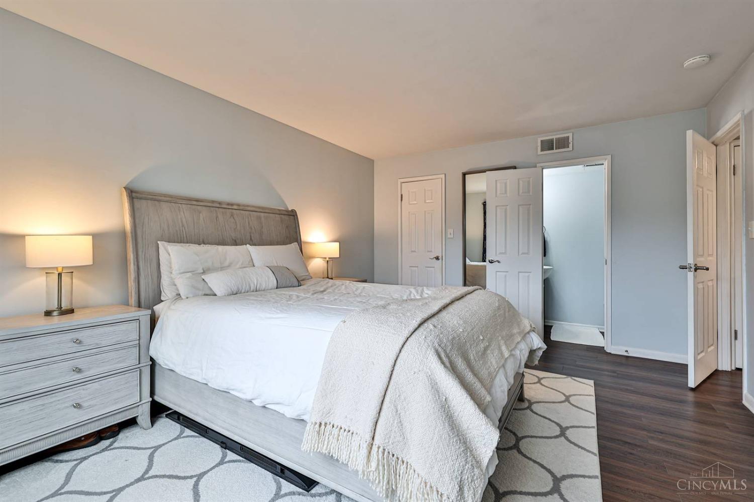 3069 Alpine Terrace #12B, Cincinnati, Ohio image 18