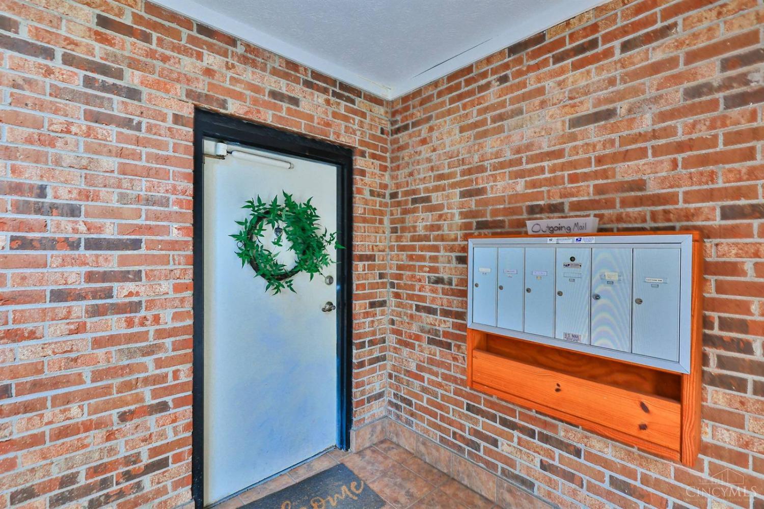 3069 Alpine Terrace #12B, Cincinnati, Ohio image 3