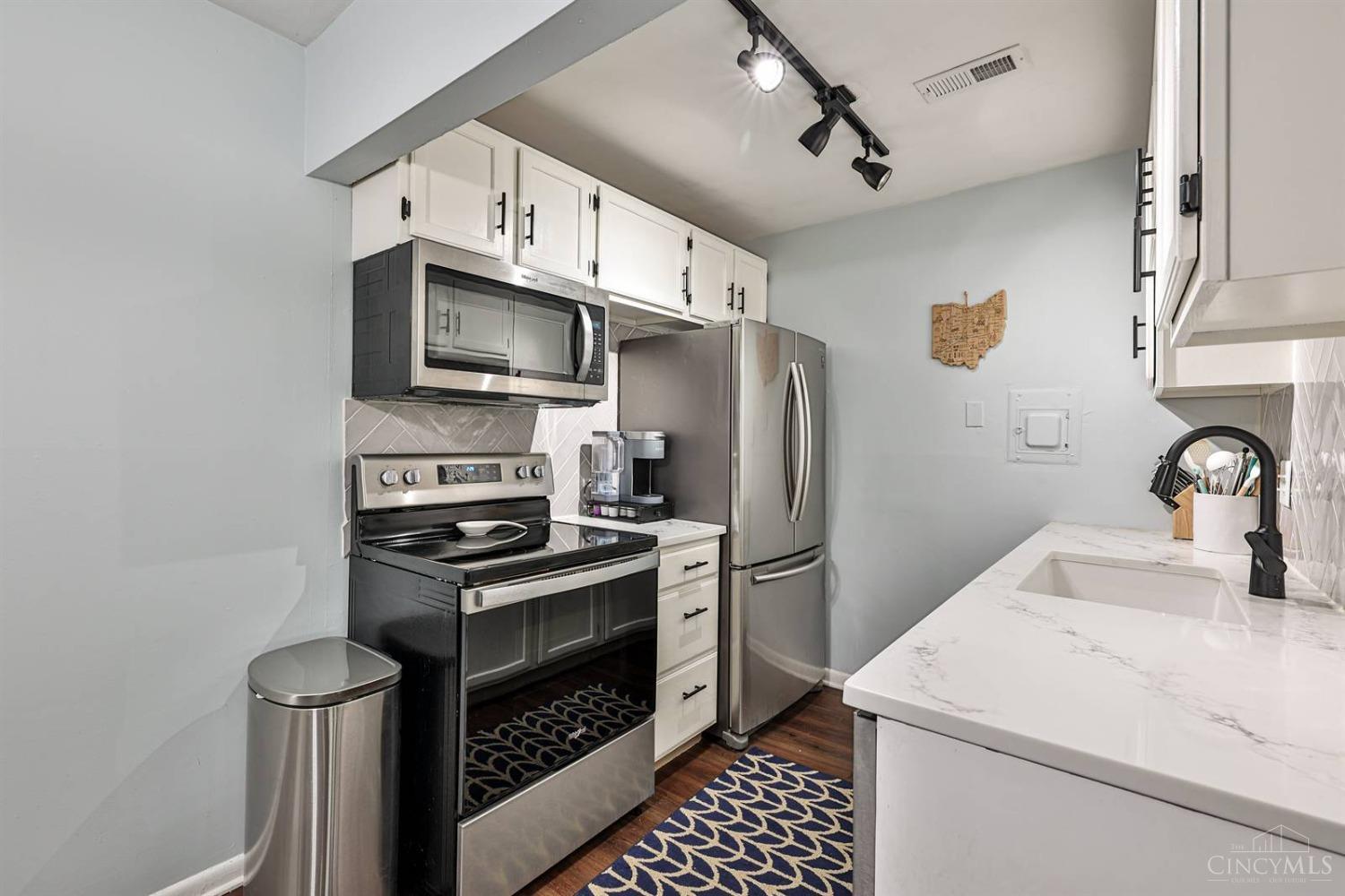 3069 Alpine Terrace #12B, Cincinnati, Ohio image 13