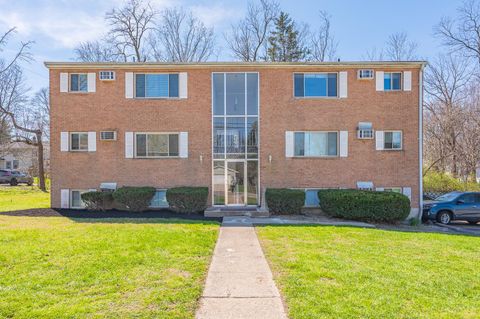 Photo of 220 Oak Street, Loveland, OH 45140 (MLS # 1874642)