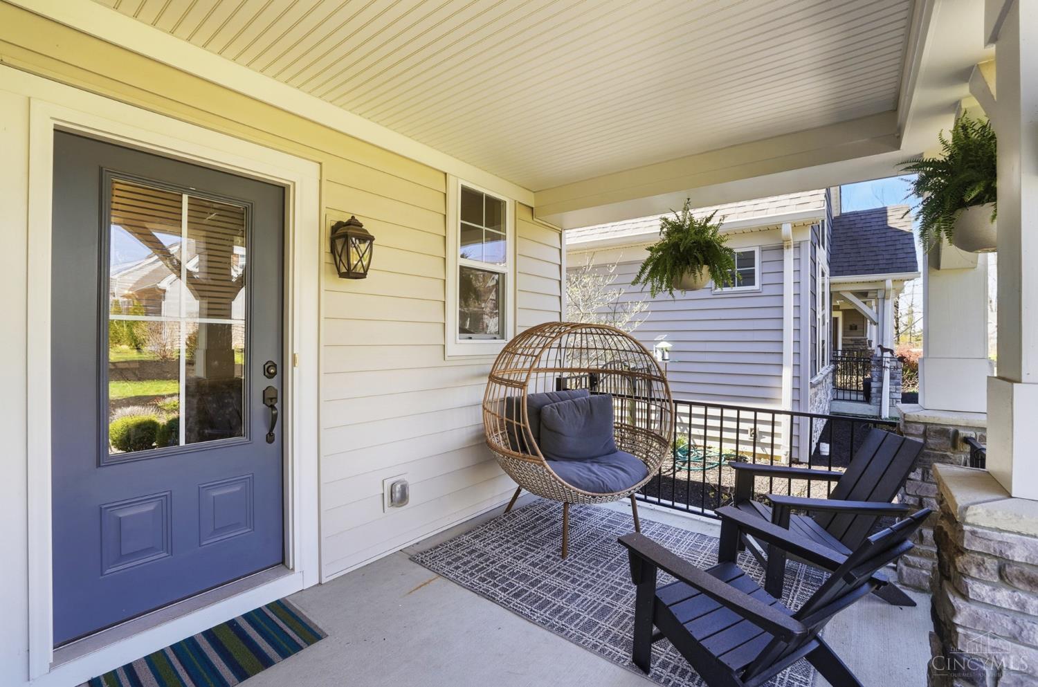 802 Monarch Court