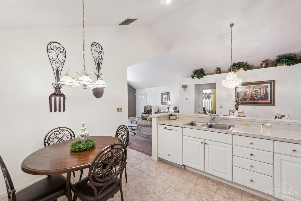 8437 Woodreed Drive, West Chester, Ohio image 12