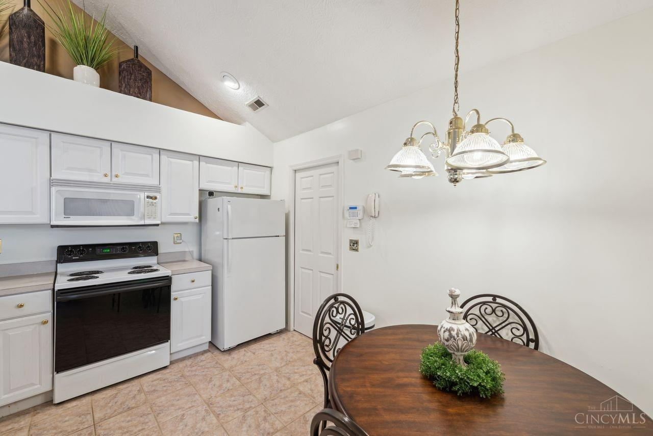 8437 Woodreed Drive, West Chester, Ohio image 14