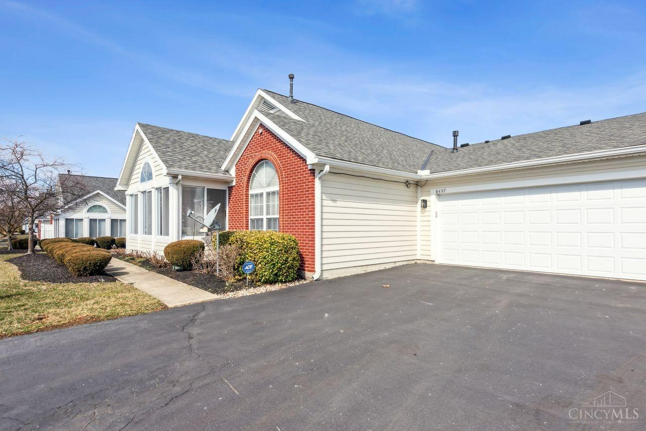 8437 Woodreed Drive, West Chester, Ohio image 3