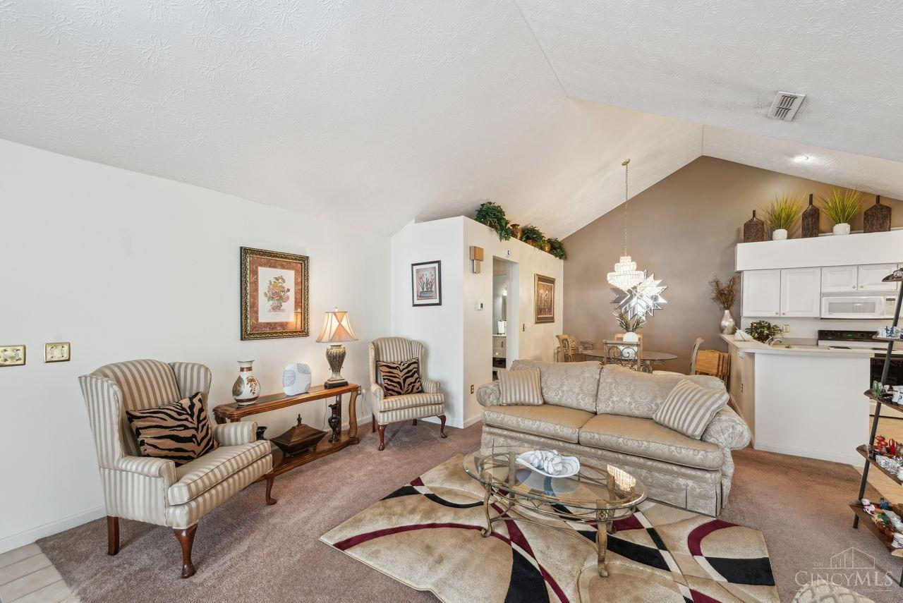 8437 Woodreed Drive, West Chester, Ohio image 7