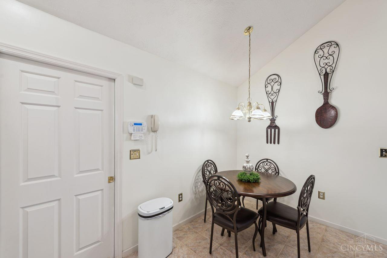 8437 Woodreed Drive, West Chester, Ohio image 13