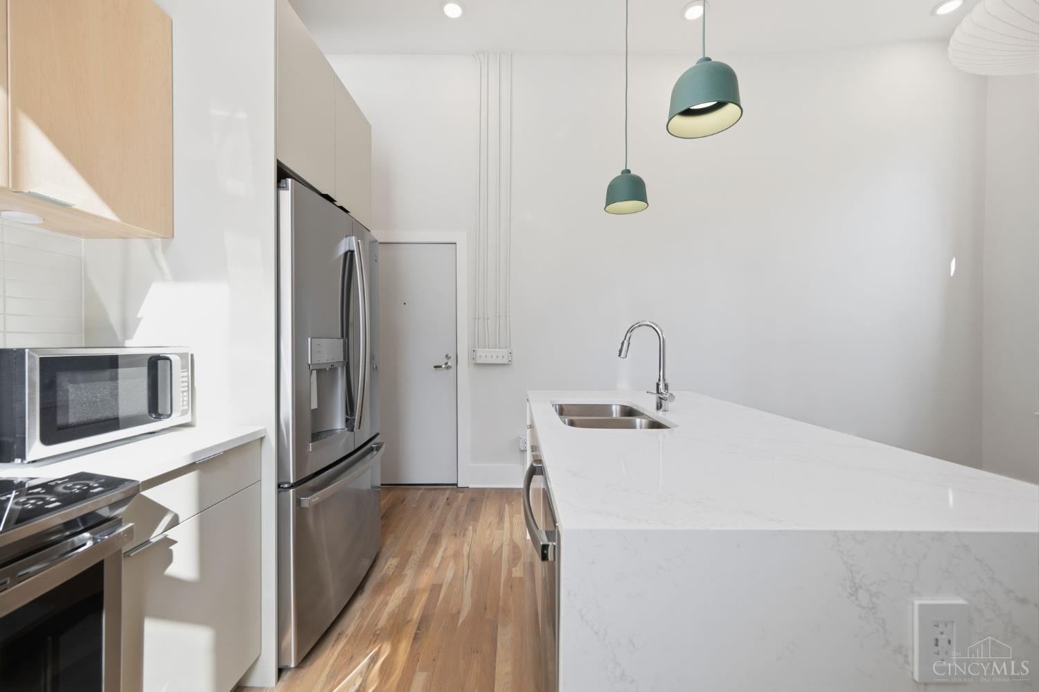 915 Vine Street 203
