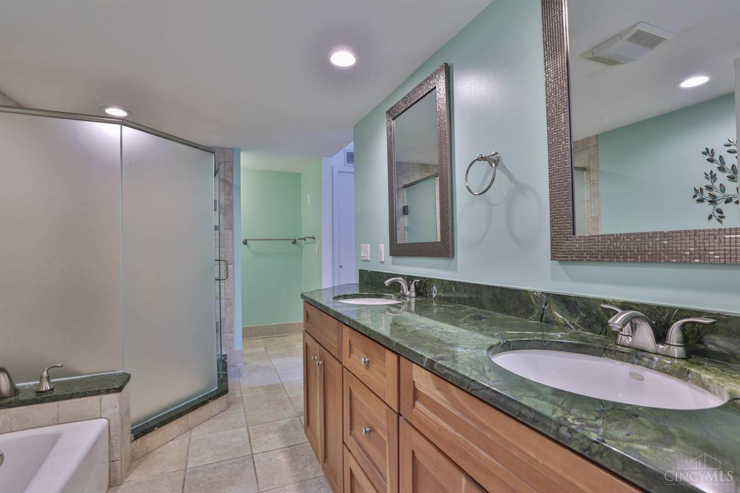 1026 Hatch Street, Cincinnati, Ohio image 24