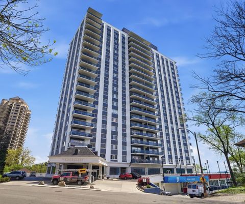 Photo of 2200 Victory Parkway #1604, Cincinnati, OH 45206 (MLS # 1875792)