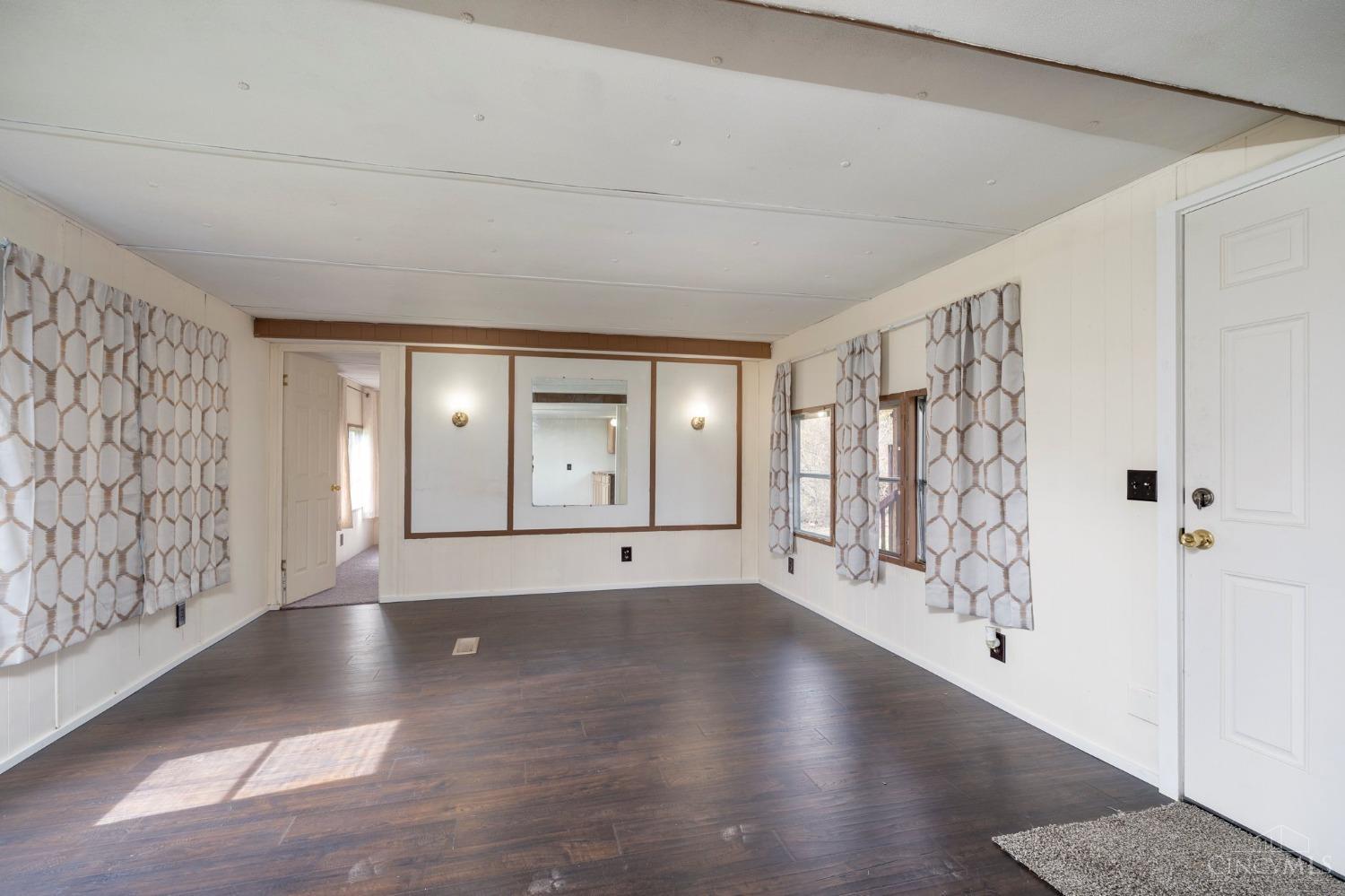 6611 Wizard Of Oz Way, Paint Twp, Ohio image 3