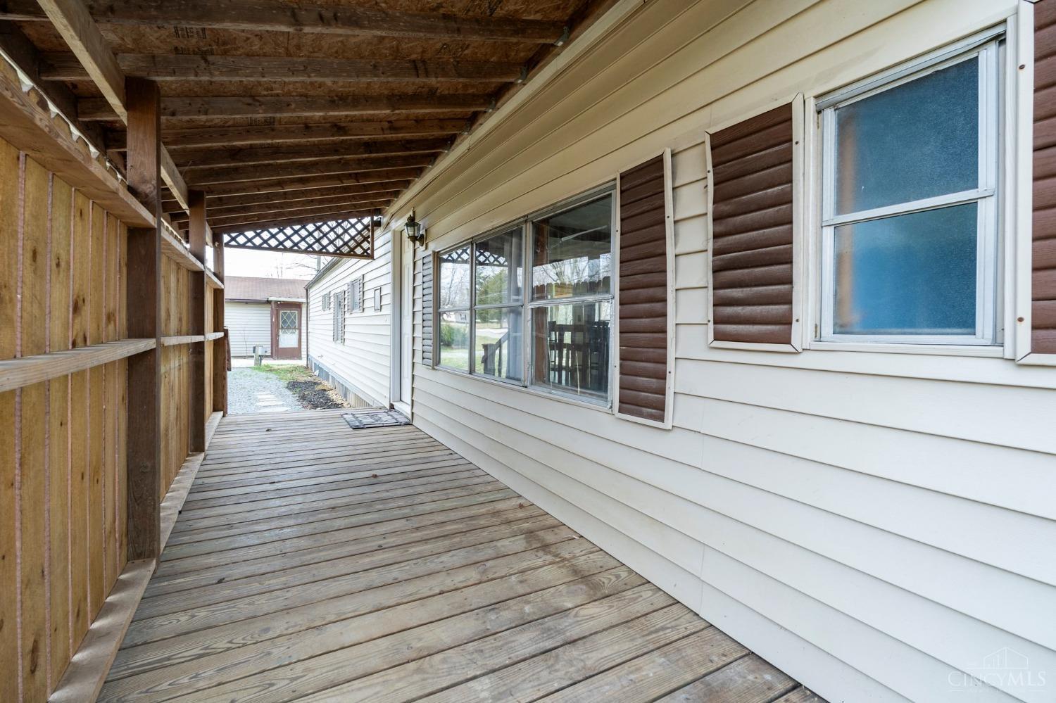 6611 Wizard Of Oz Way, Paint Twp, Ohio image 18