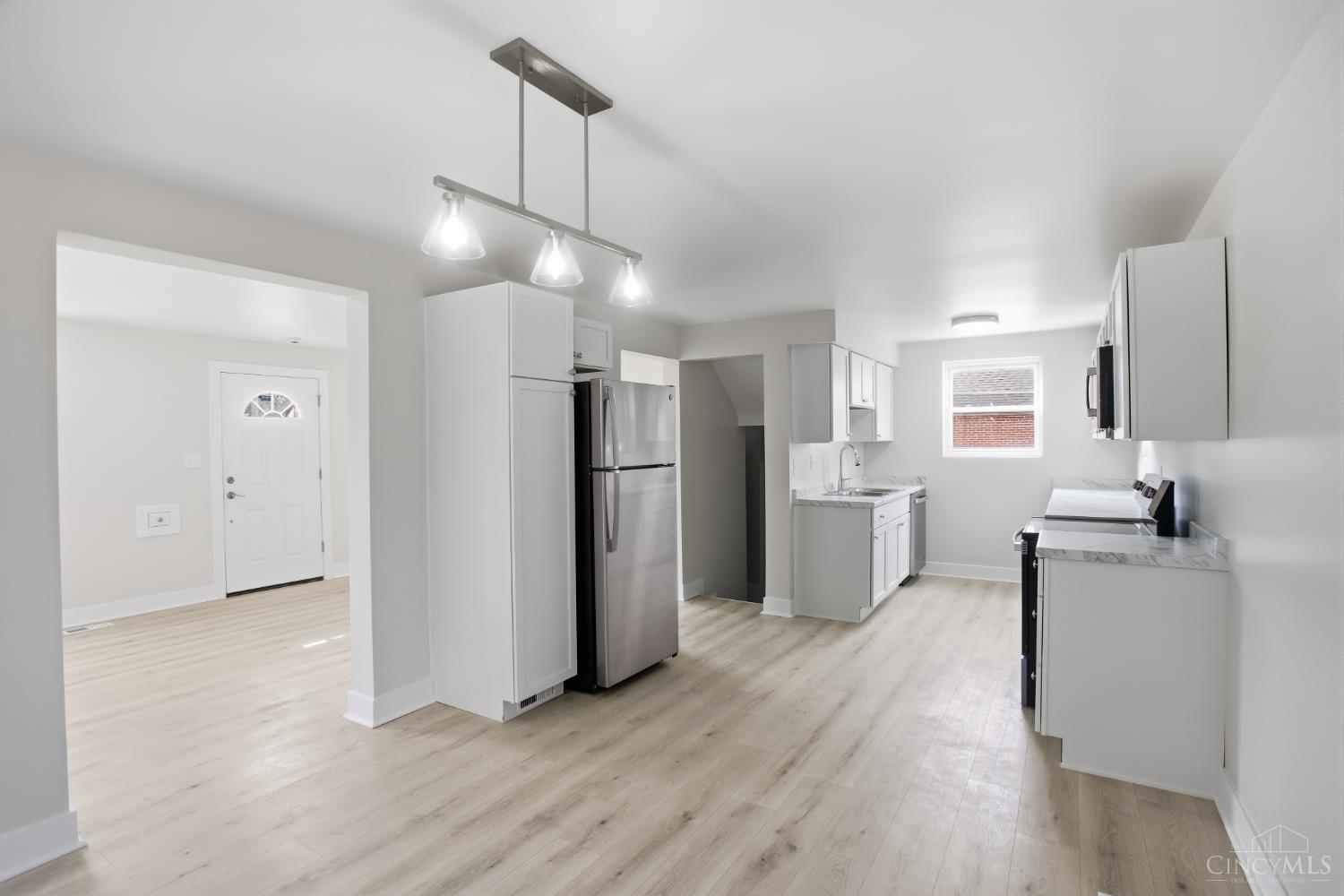 1734 Llanfair Avenue