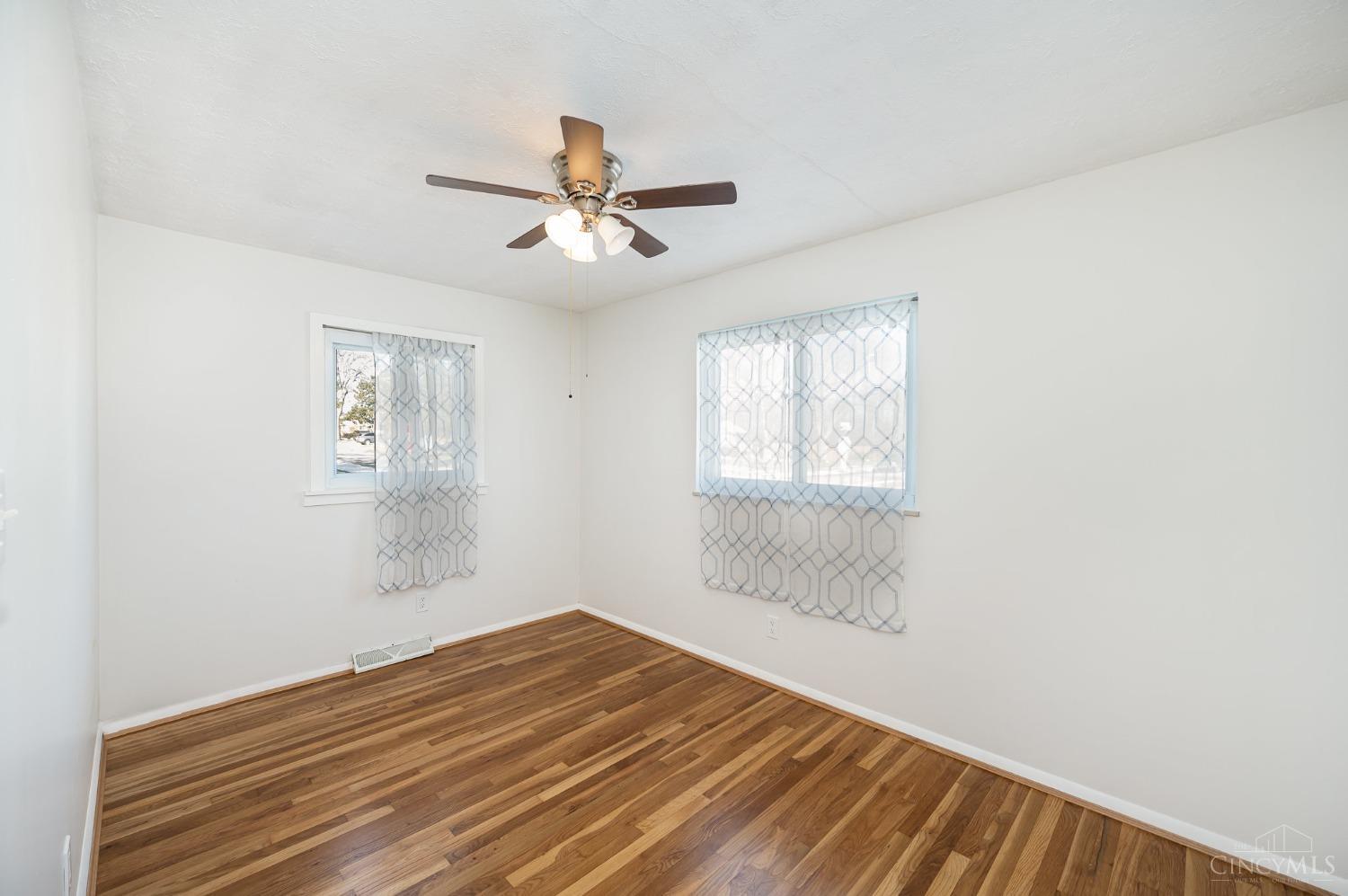 8474 Chesswood Drive, Colerain Twp, Ohio image 6