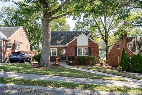 Photo of 4112 Paxton Woods Drive, Cincinnati, OH 45209 (MLS # 1856828)