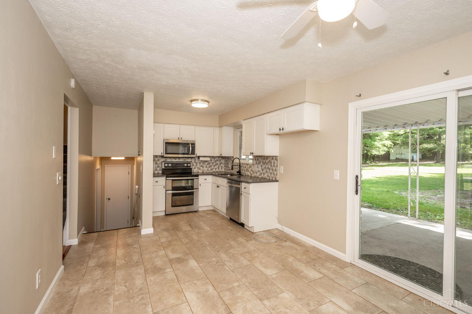 5604 Chateau Way, Fairfield, Ohio image 9