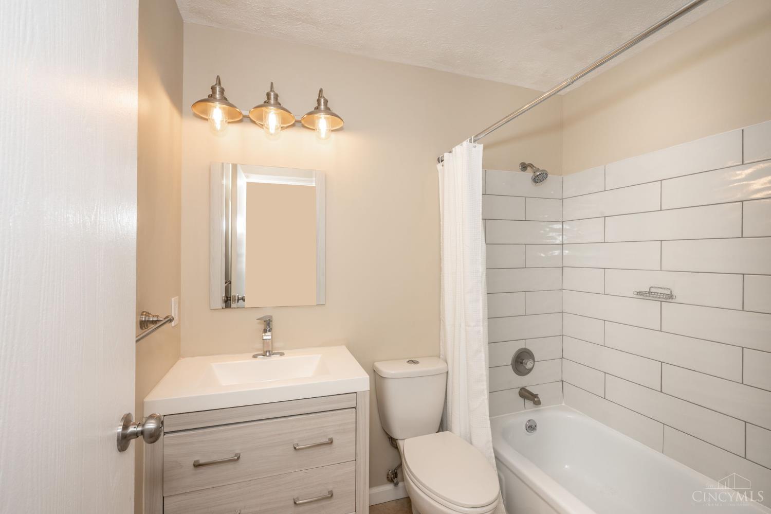 5604 Chateau Way, Fairfield, Ohio image 35