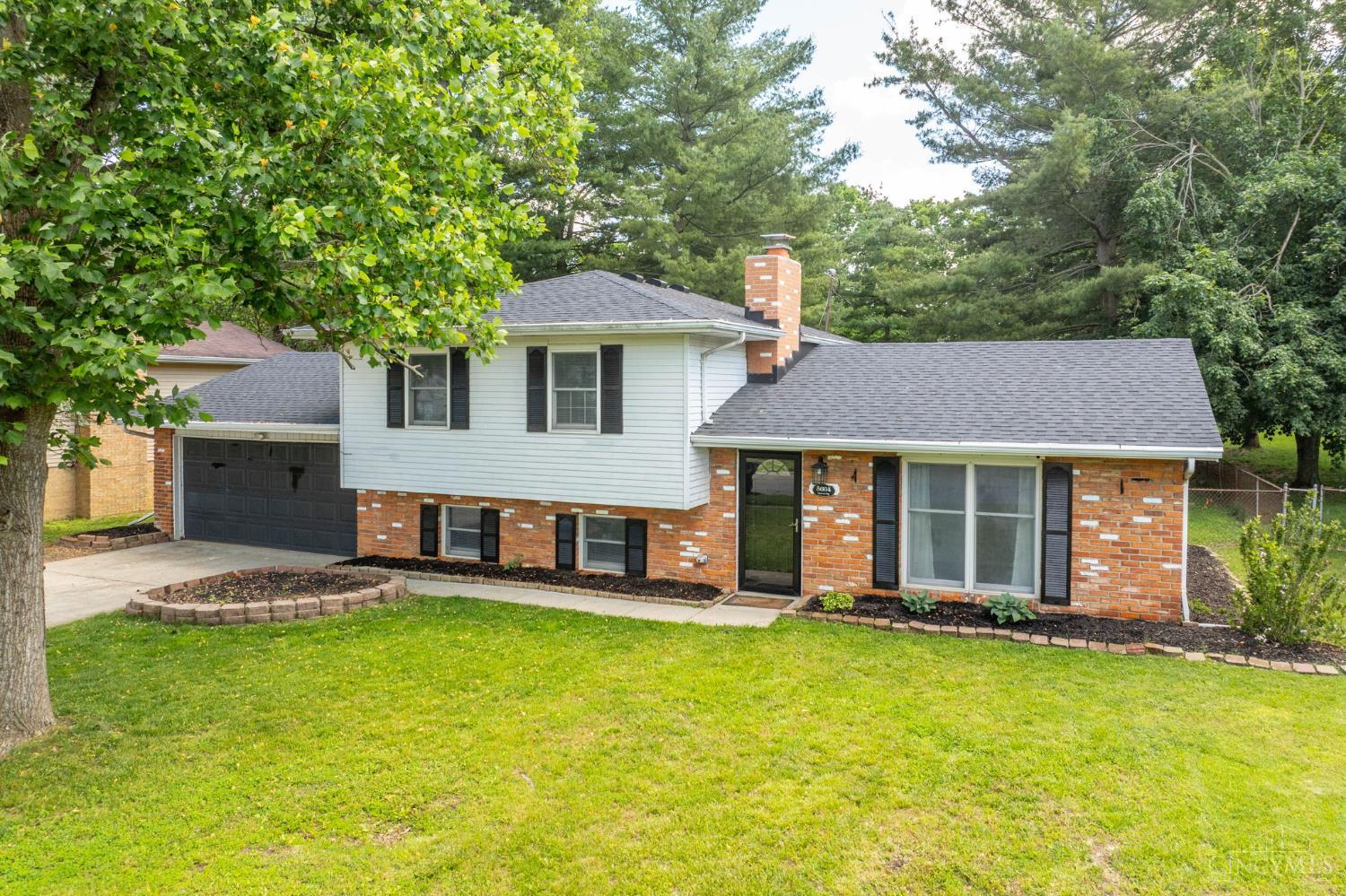 5604 Chateau Way, Fairfield, Ohio image 2