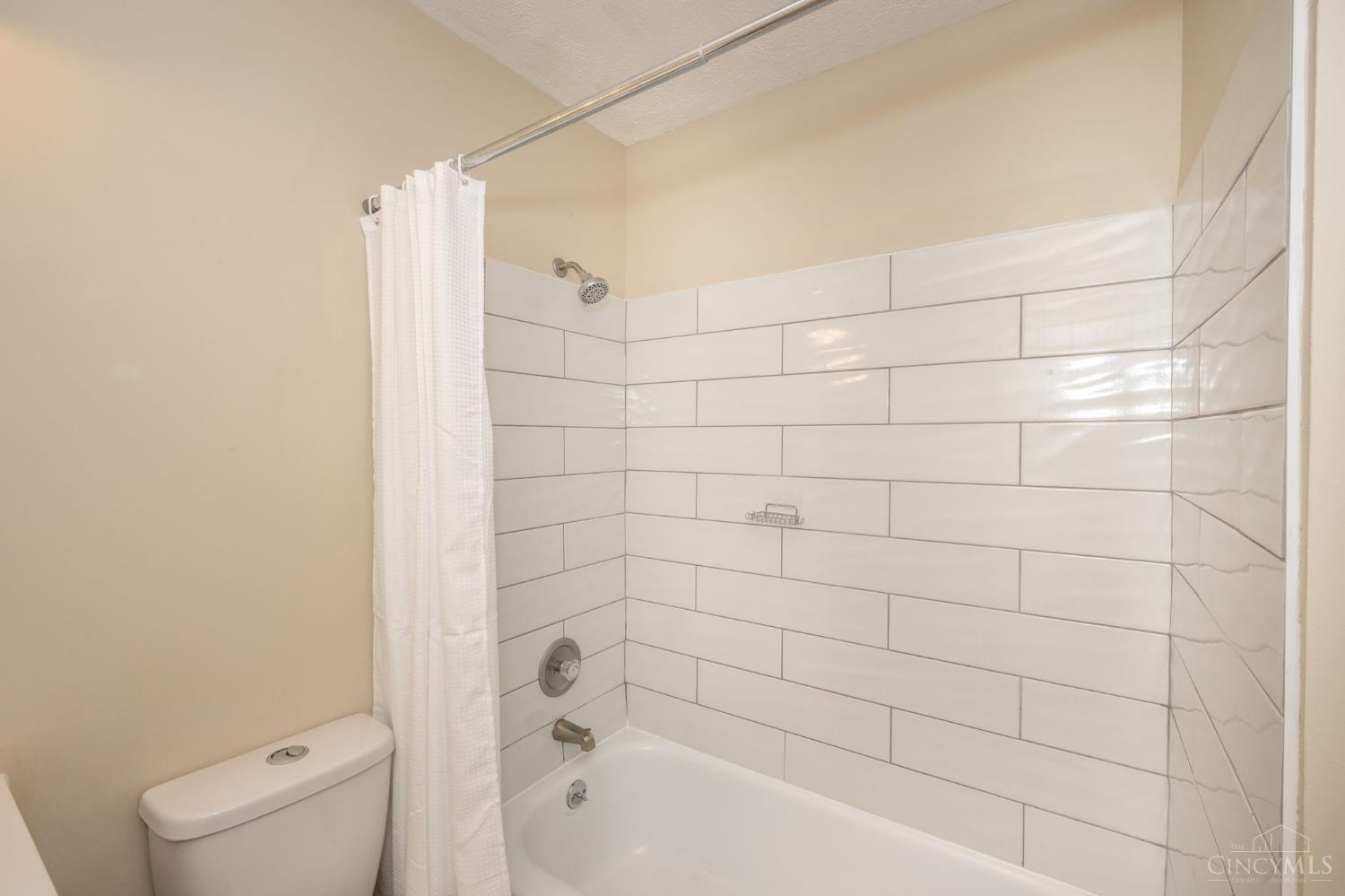 5604 Chateau Way, Fairfield, Ohio image 34