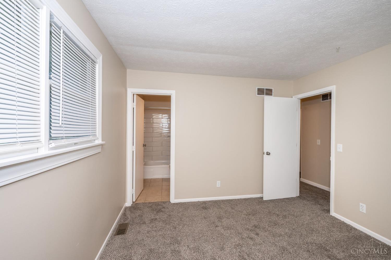 5604 Chateau Way, Fairfield, Ohio image 32