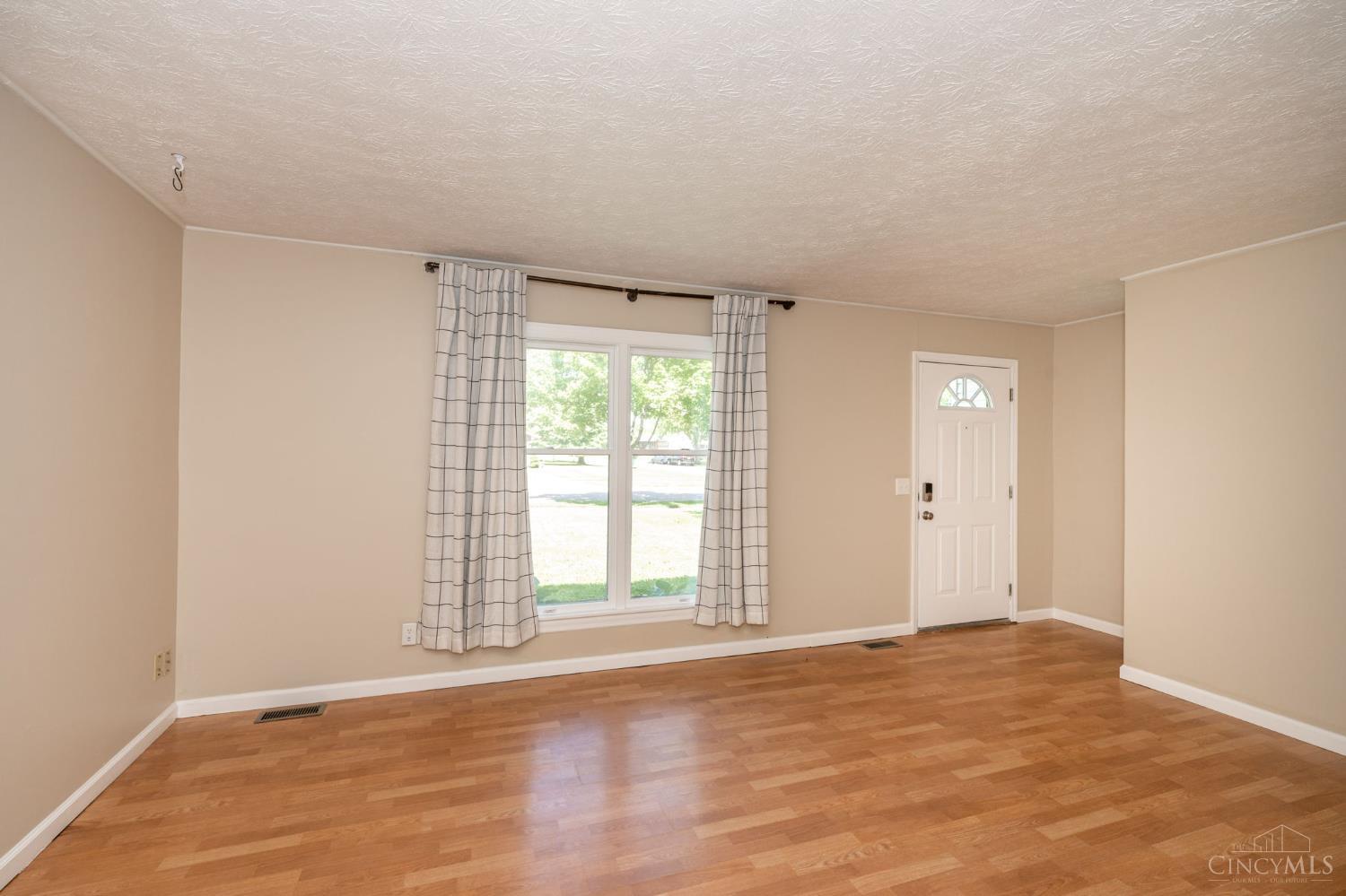 5604 Chateau Way, Fairfield, Ohio image 14