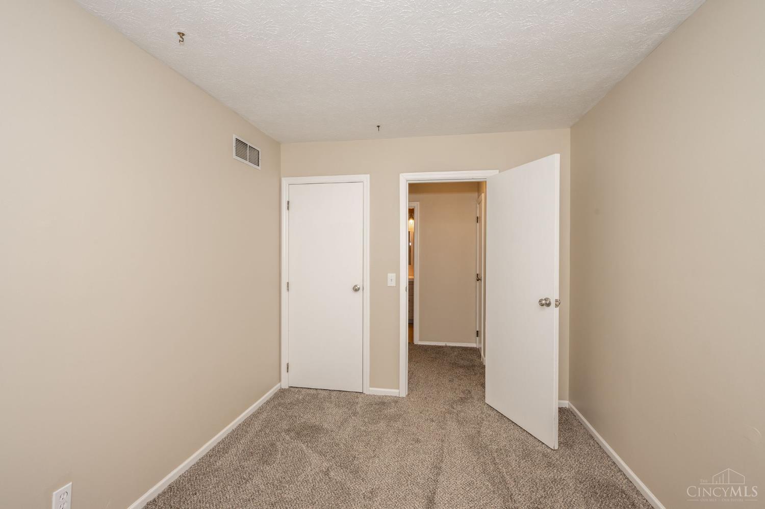 5604 Chateau Way, Fairfield, Ohio image 26