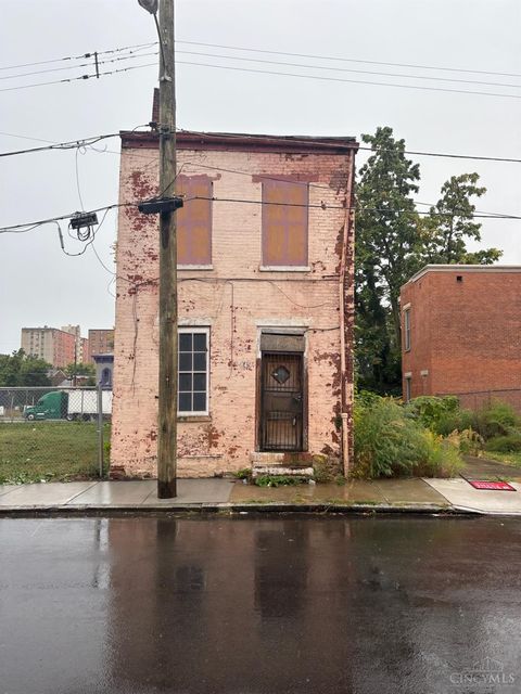Photo of 845 Charlotte Street, Cincinnati, OH 45214 (MLS # 1856098)