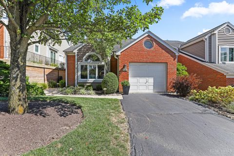 Photo of 680 Totten Way, Cincinnati, OH 45226 (MLS # 1855990)