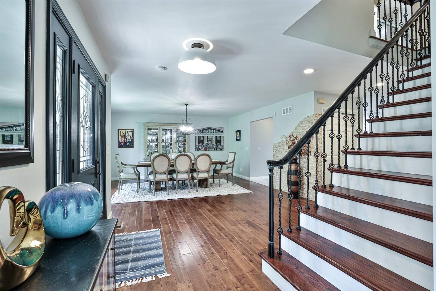 Photo 5 of 50 of 10461 Grand Oaks Lane house