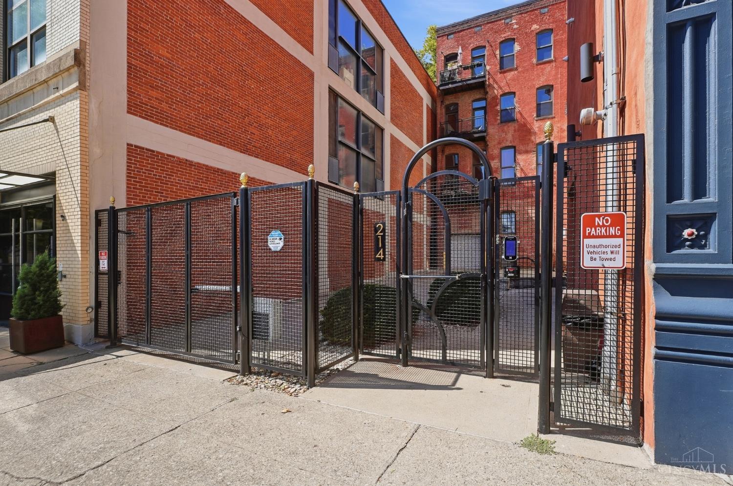 214 E Fourteenth Street 3B