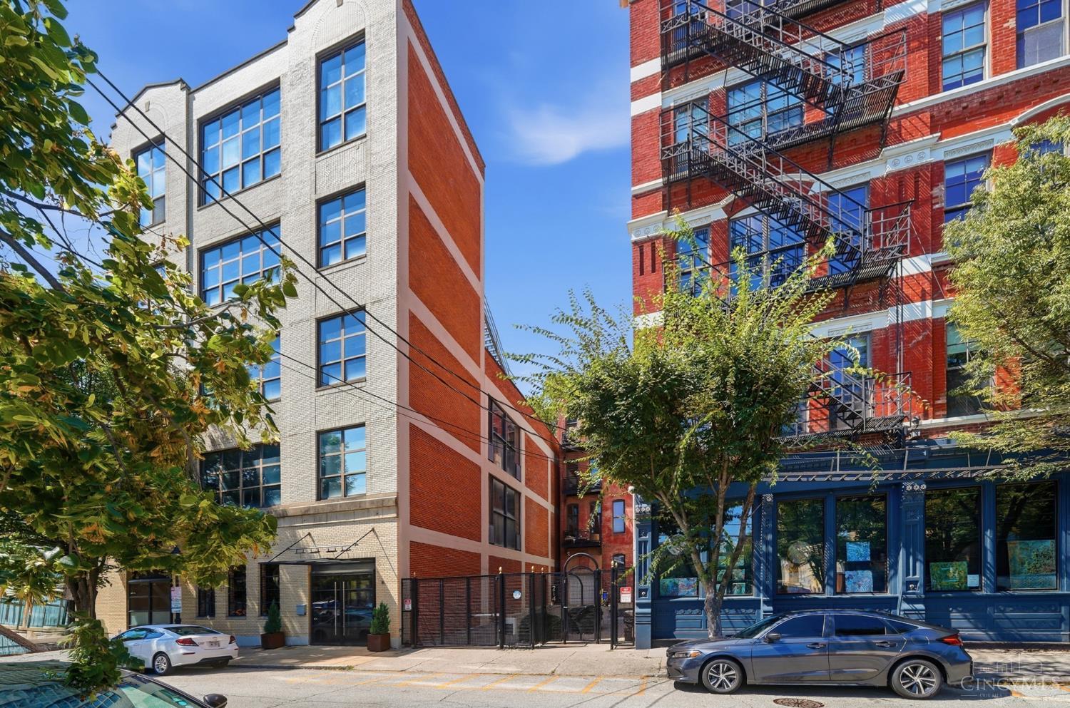 214 E Fourteenth Street 3B