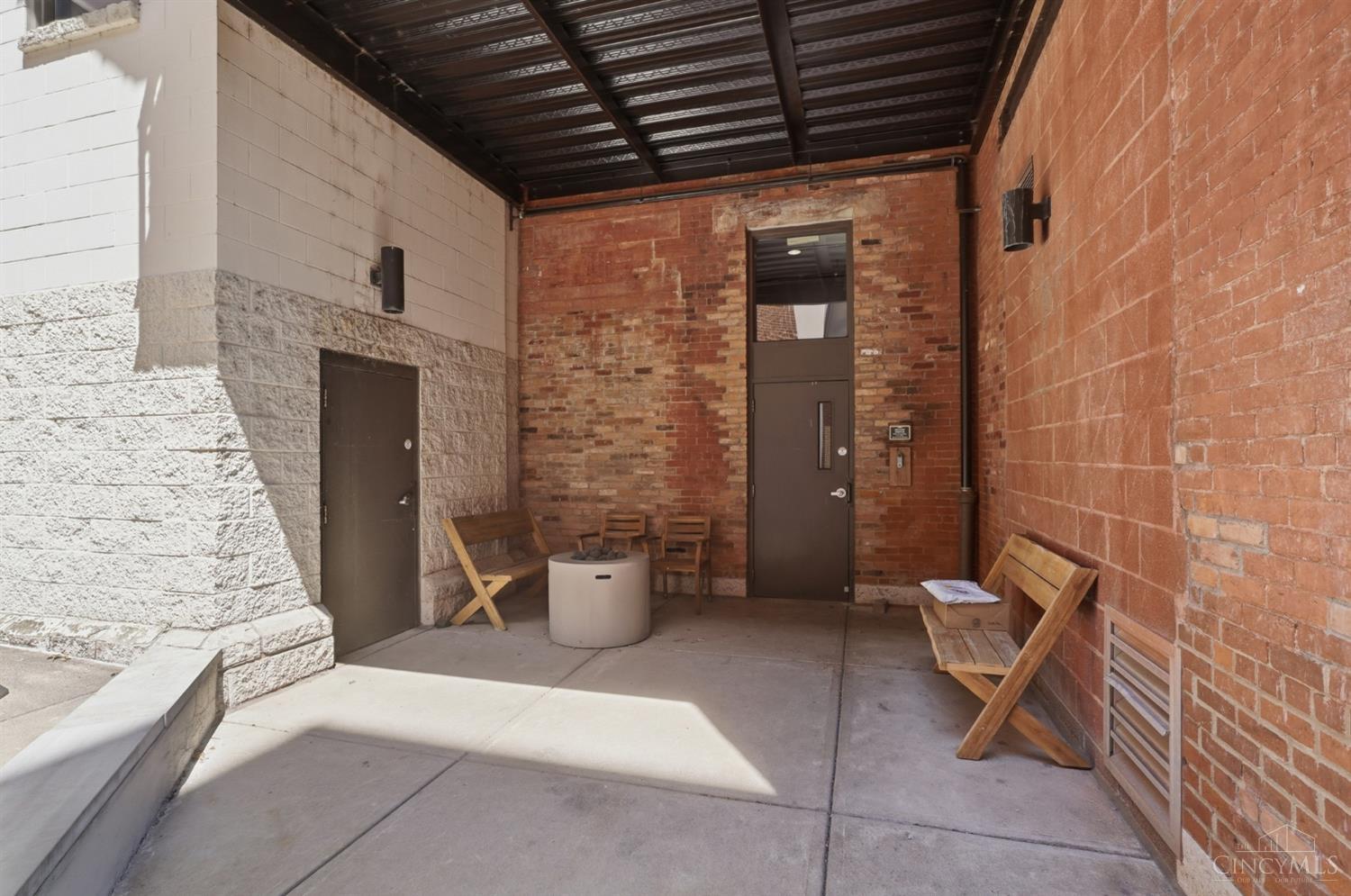214 E Fourteenth Street 3B