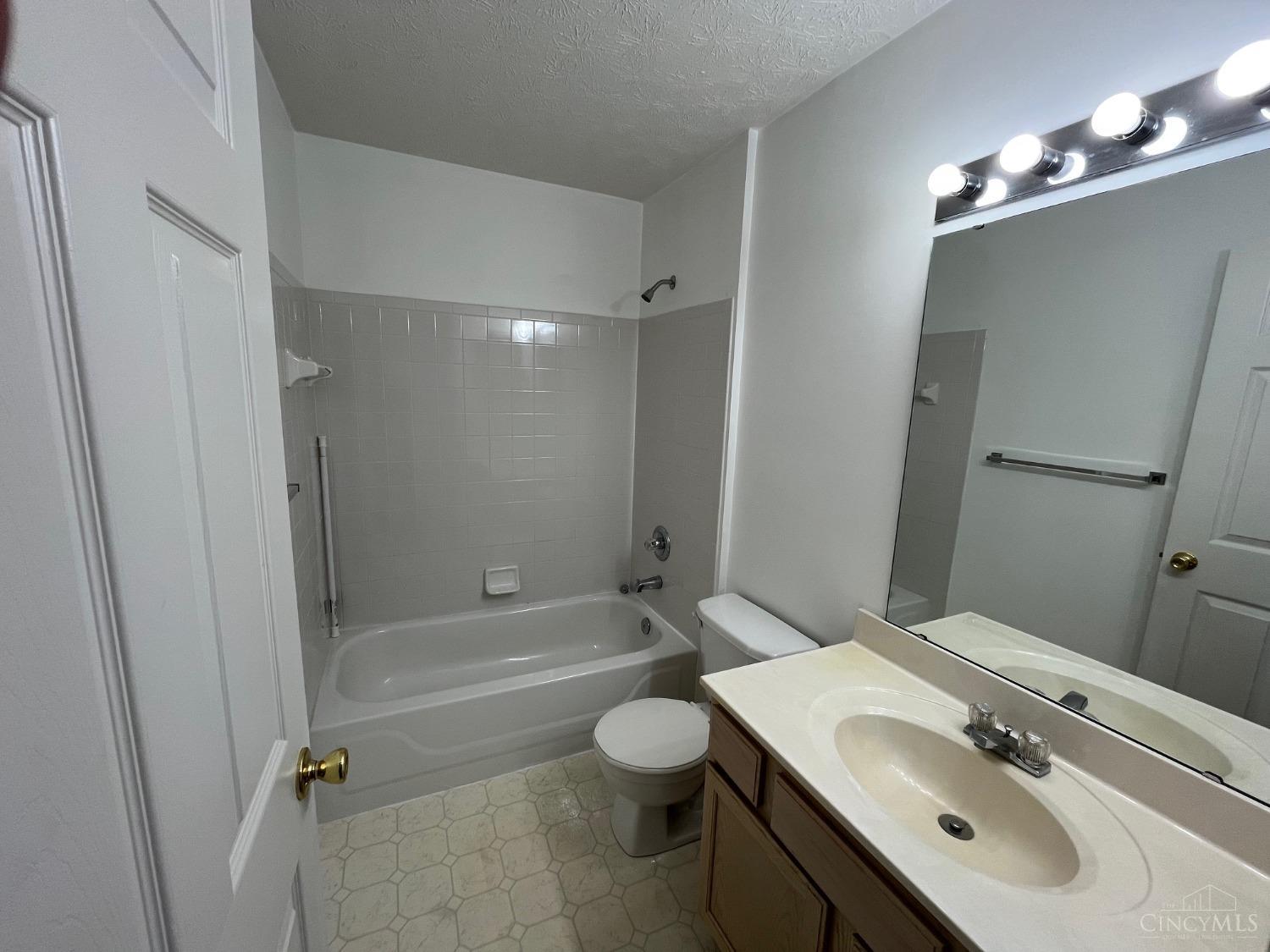 8512 Breezewood Court #103, West Chester, Ohio image 23